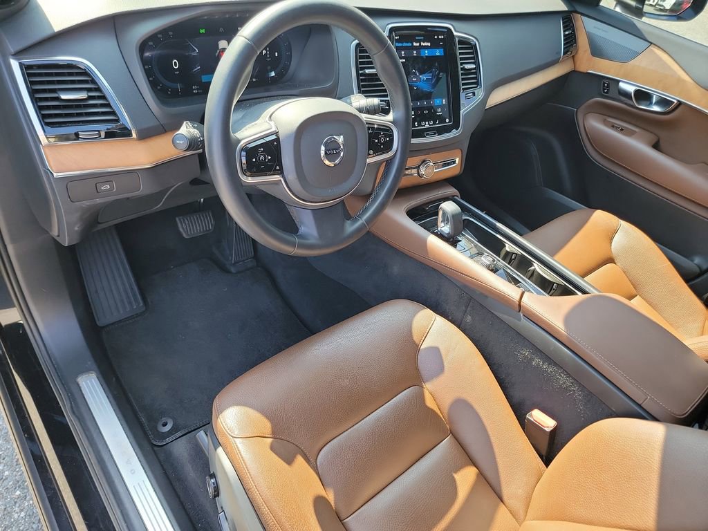 Used 2023 Volvo XC90 B6 Plus w/ Protection Package Premier image 9