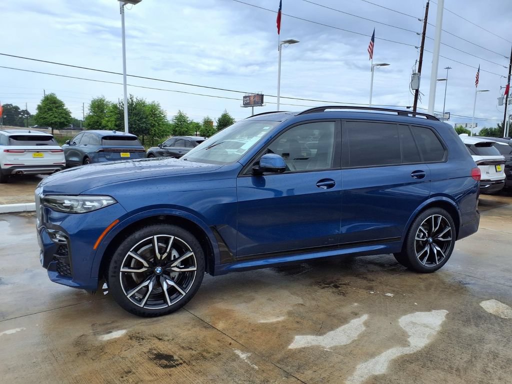 Used 2020 BMW X7 xDrive40i w/ M Sport Package AWD/4WD image 3