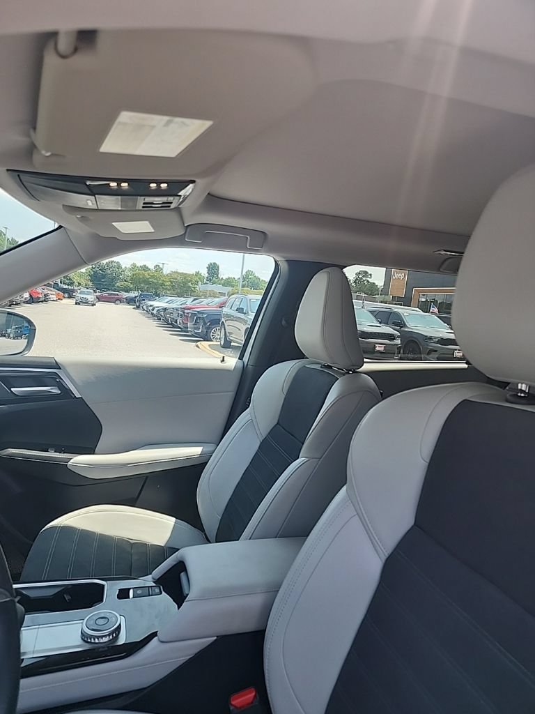 Used 2025 Mitsubishi Outlander SE AWD/4WD image 7