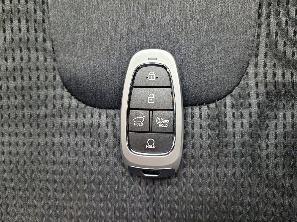 Used 2022 Hyundai Santa Fe SEL w/ Convenience Package FWD image 32