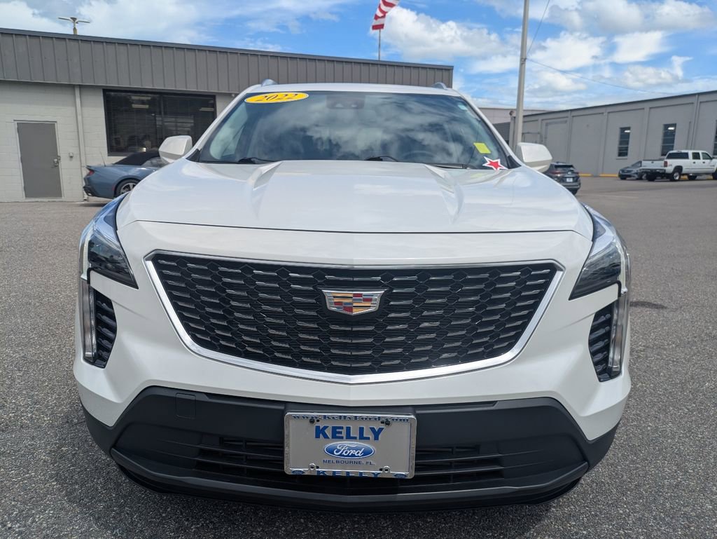 Used 2022 Cadillac XT4 Luxury w/ Cold Weather Package AWD/4WD image 3