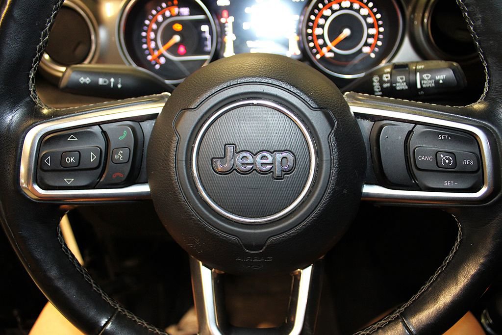 Certified 2018 Jeep Wrangler Unlimited Sahara w/ Dual Top Group AWD/4WD image 11