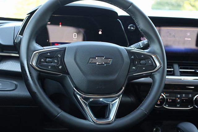 Used 2025 Chevrolet Trax ACTIV image 3