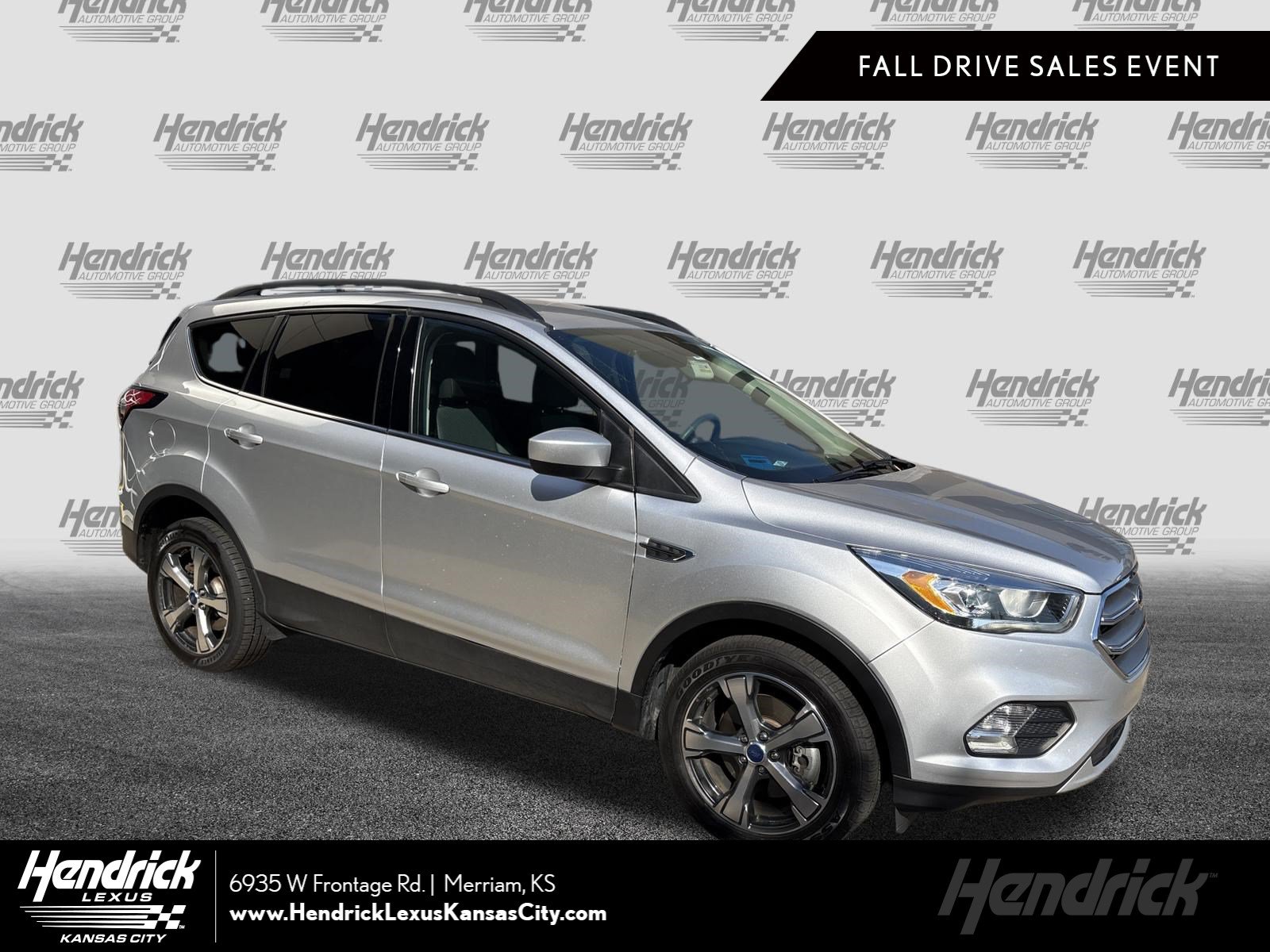 Used 2017 Ford Escape SE w/ Equipment Group 201A AWD/4WD image 1