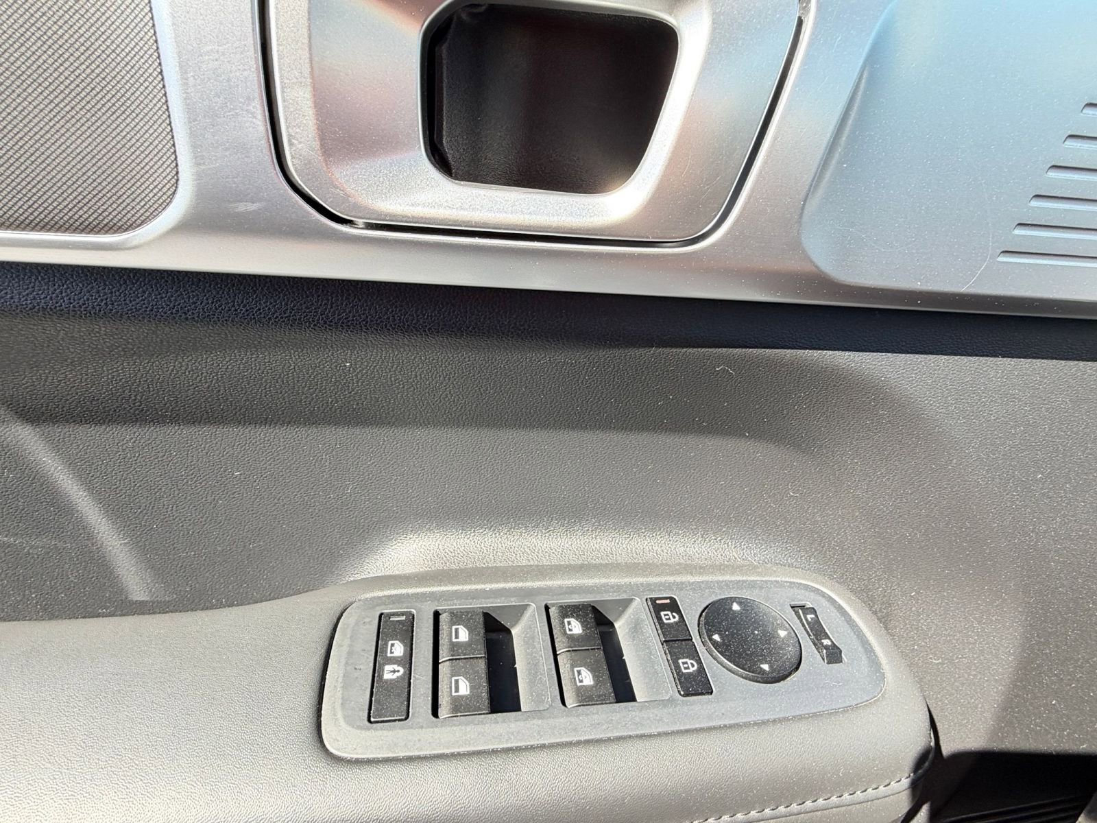 Used 2025 Hyundai Santa Fe SEL image 18