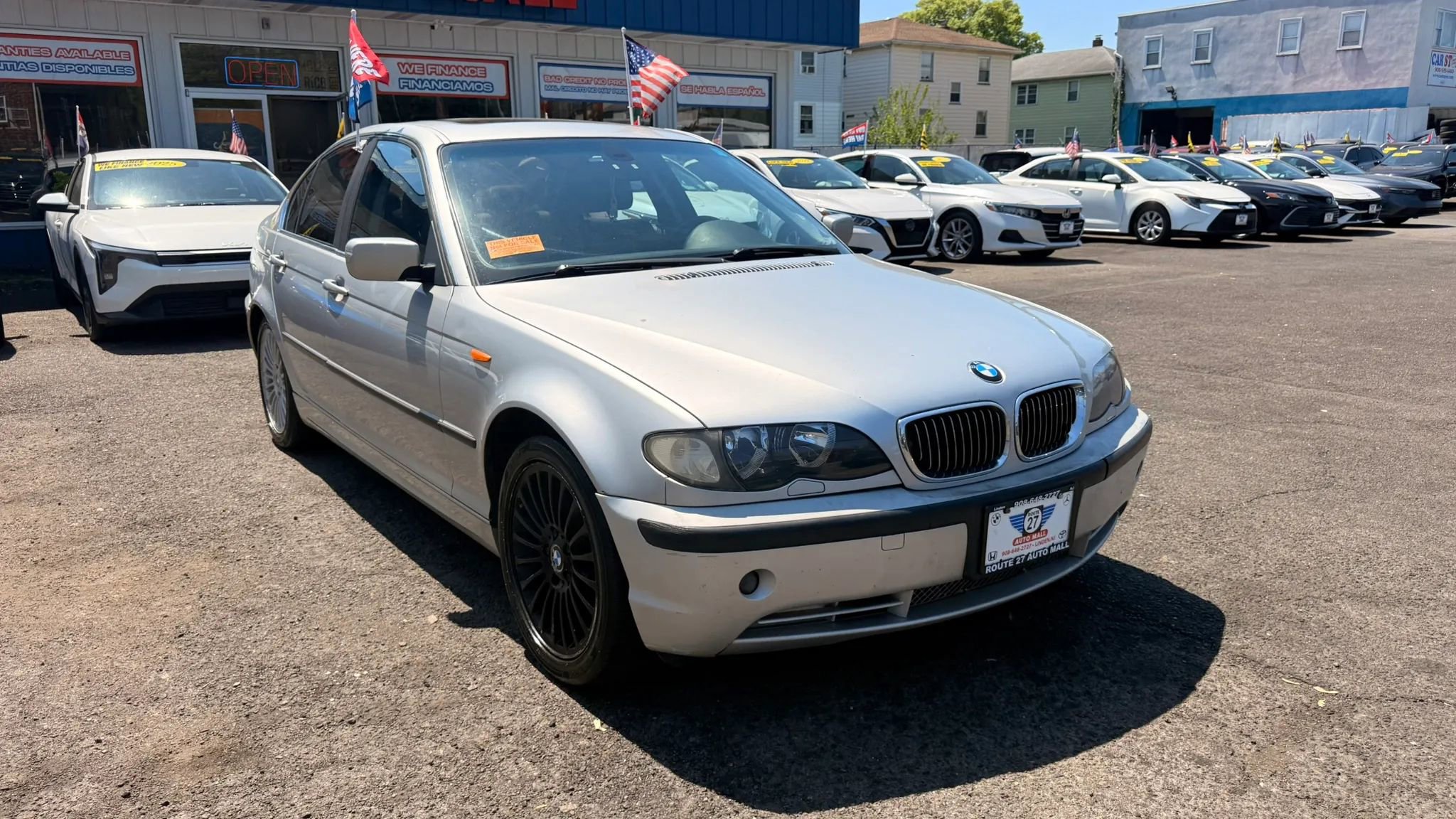 Used 2003 BMW 330xi Sedan AWD/4WD image 2