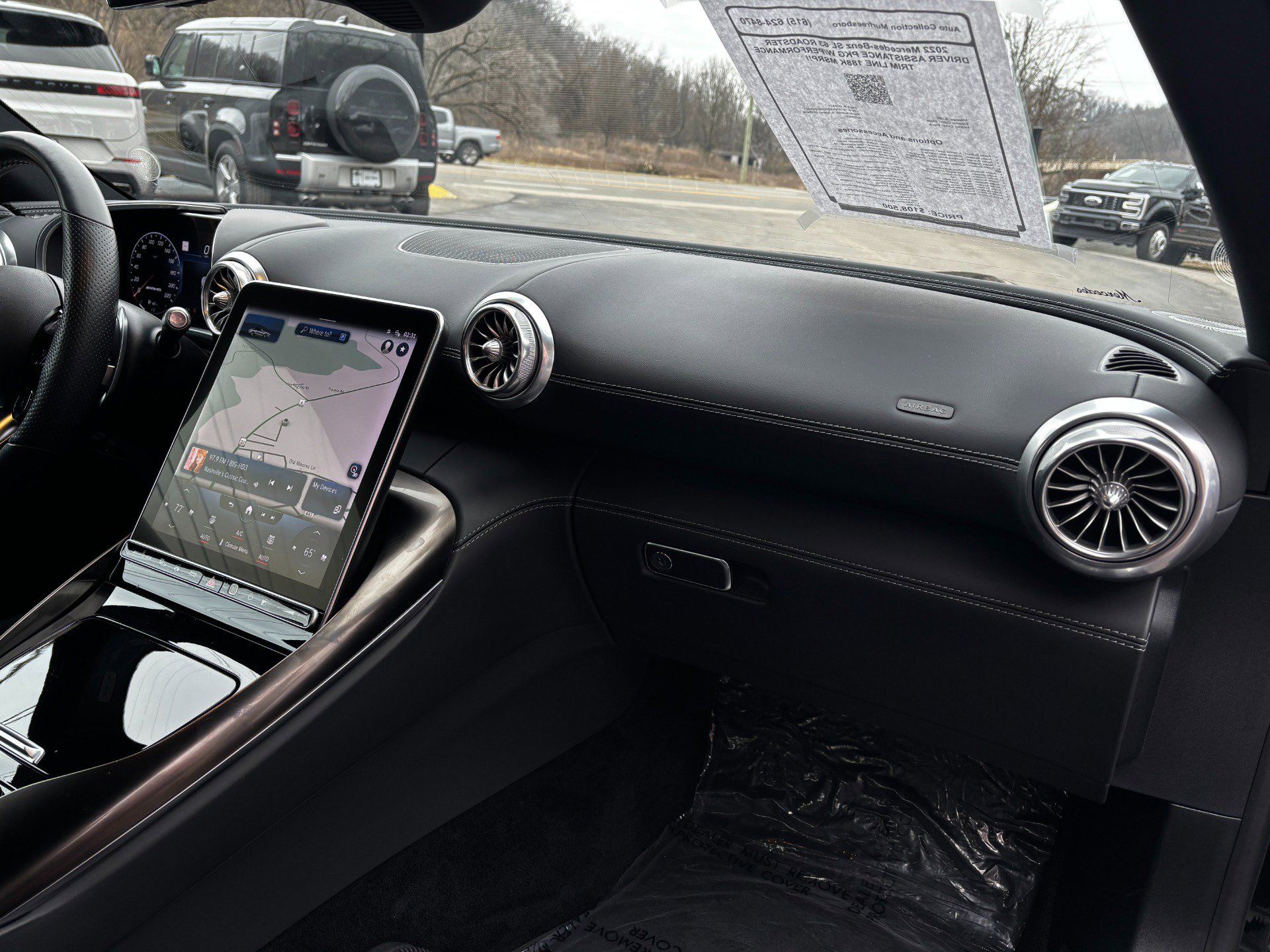 Used 2022 Mercedes-Benz SL 63 AMG 4MATIC w/ Driver Assistance Package image 25