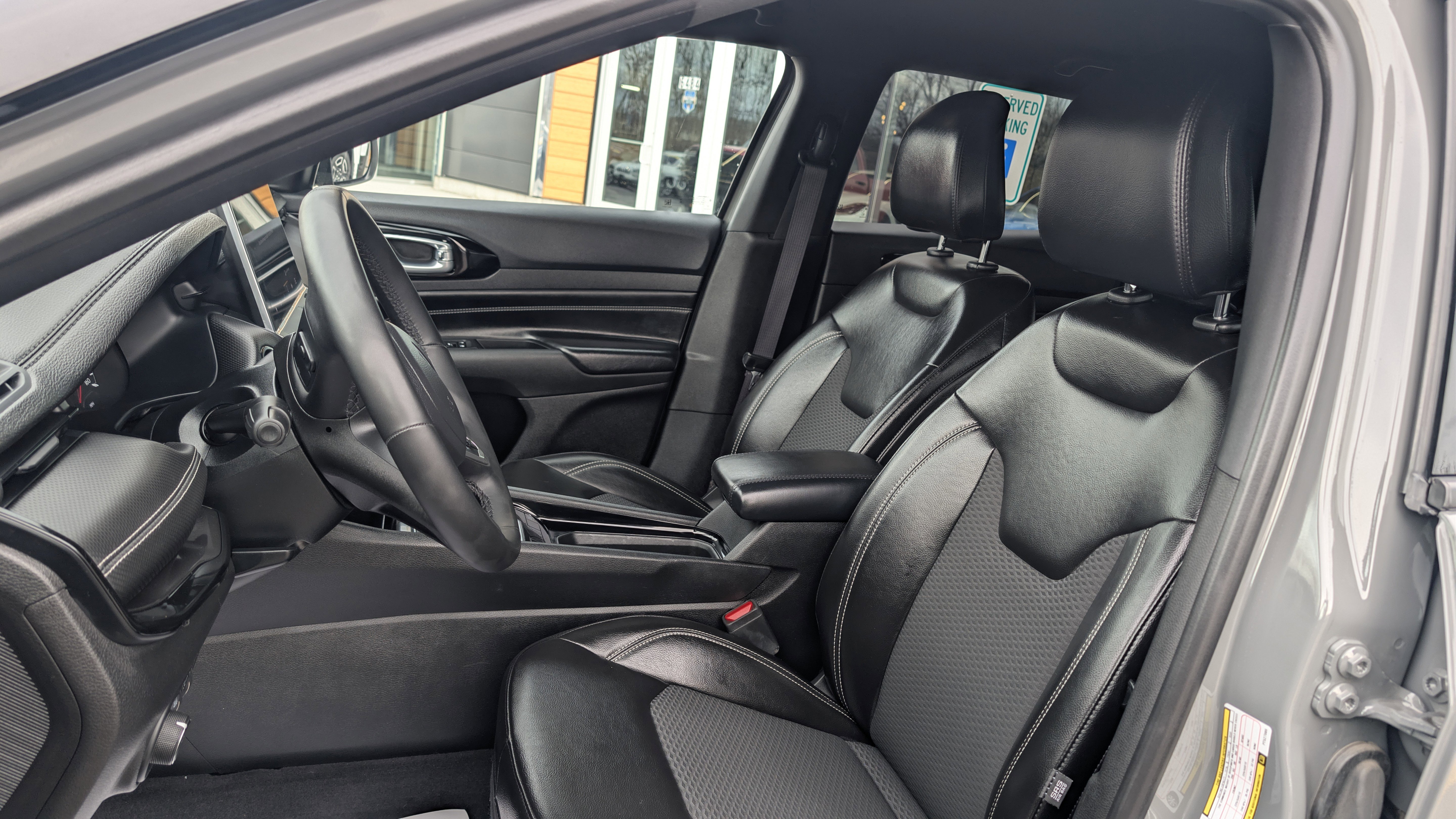 Used 2023 Jeep Compass Altitude w/ Convenience Group image 18