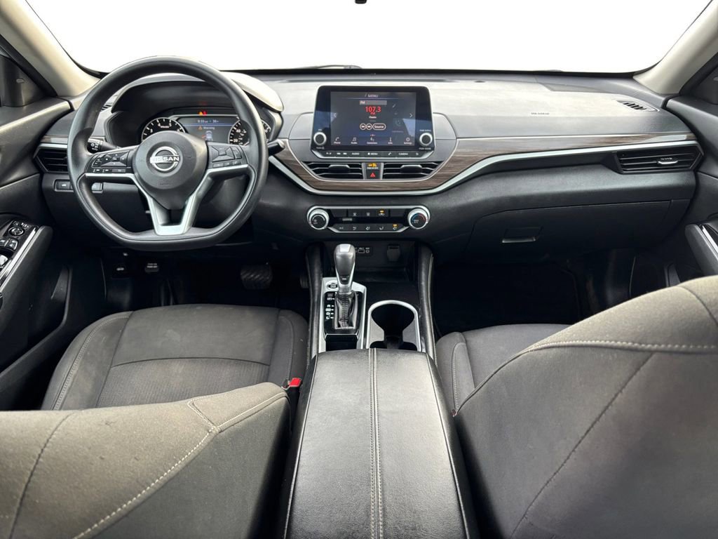 Used 2023 Nissan Altima 2.5 SV image 17