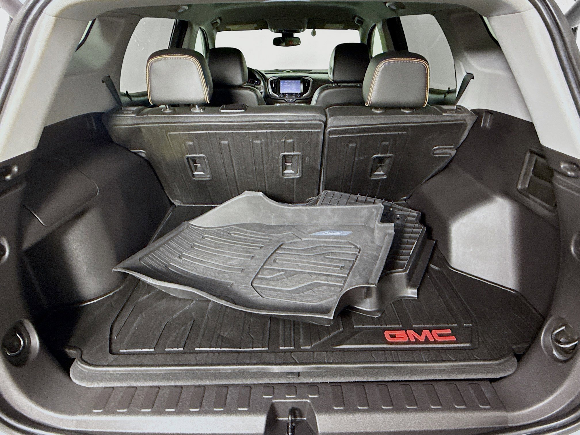 Used 2024 GMC Terrain AT4 image 32