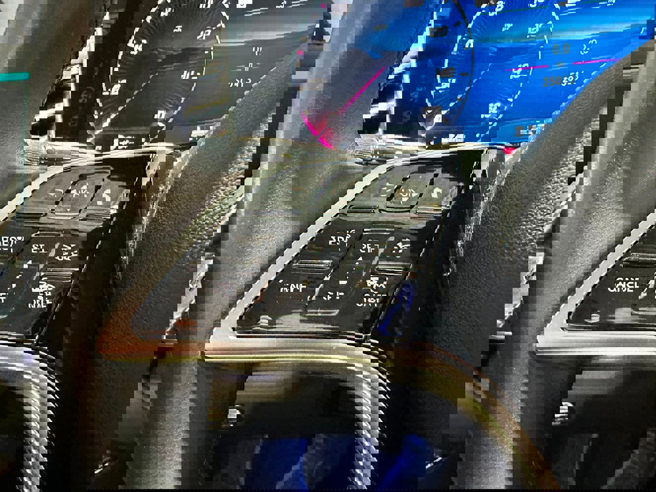 Used 2024 Mercedes-Benz E 350 4MATIC Sedan image 20