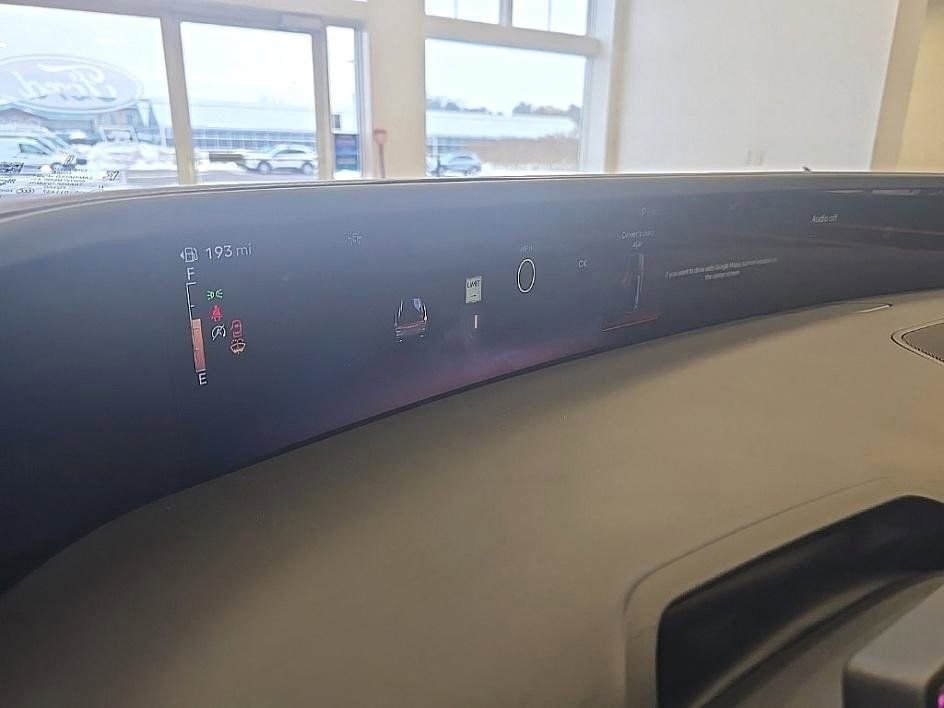 Used 2025 Lincoln Nautilus Reserve image 14