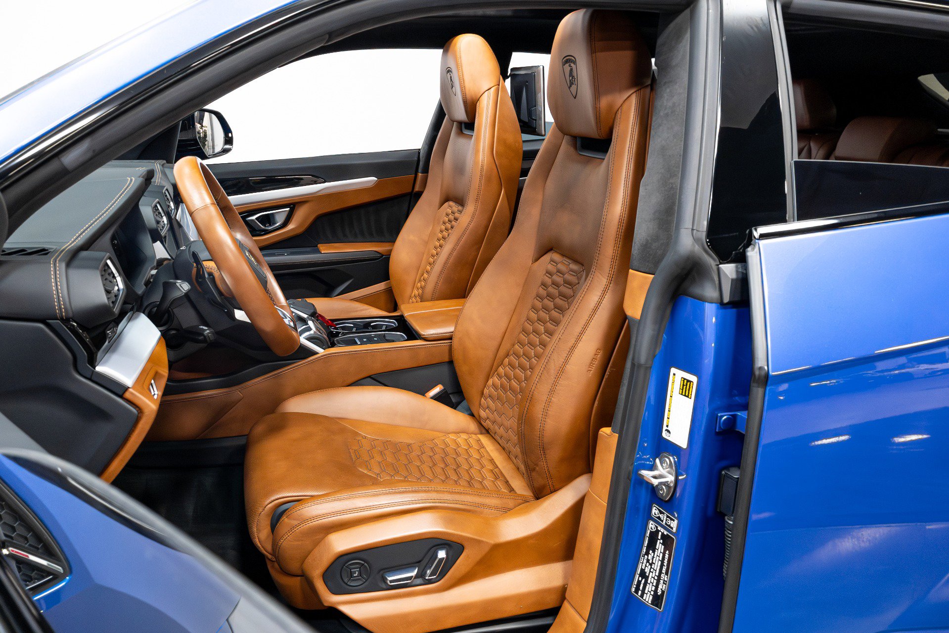 Used 2019 Lamborghini Urus image 6