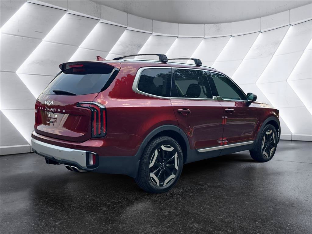 Used 2024 Kia Telluride EX w/ EX Captain's Chair Package FWD image 5