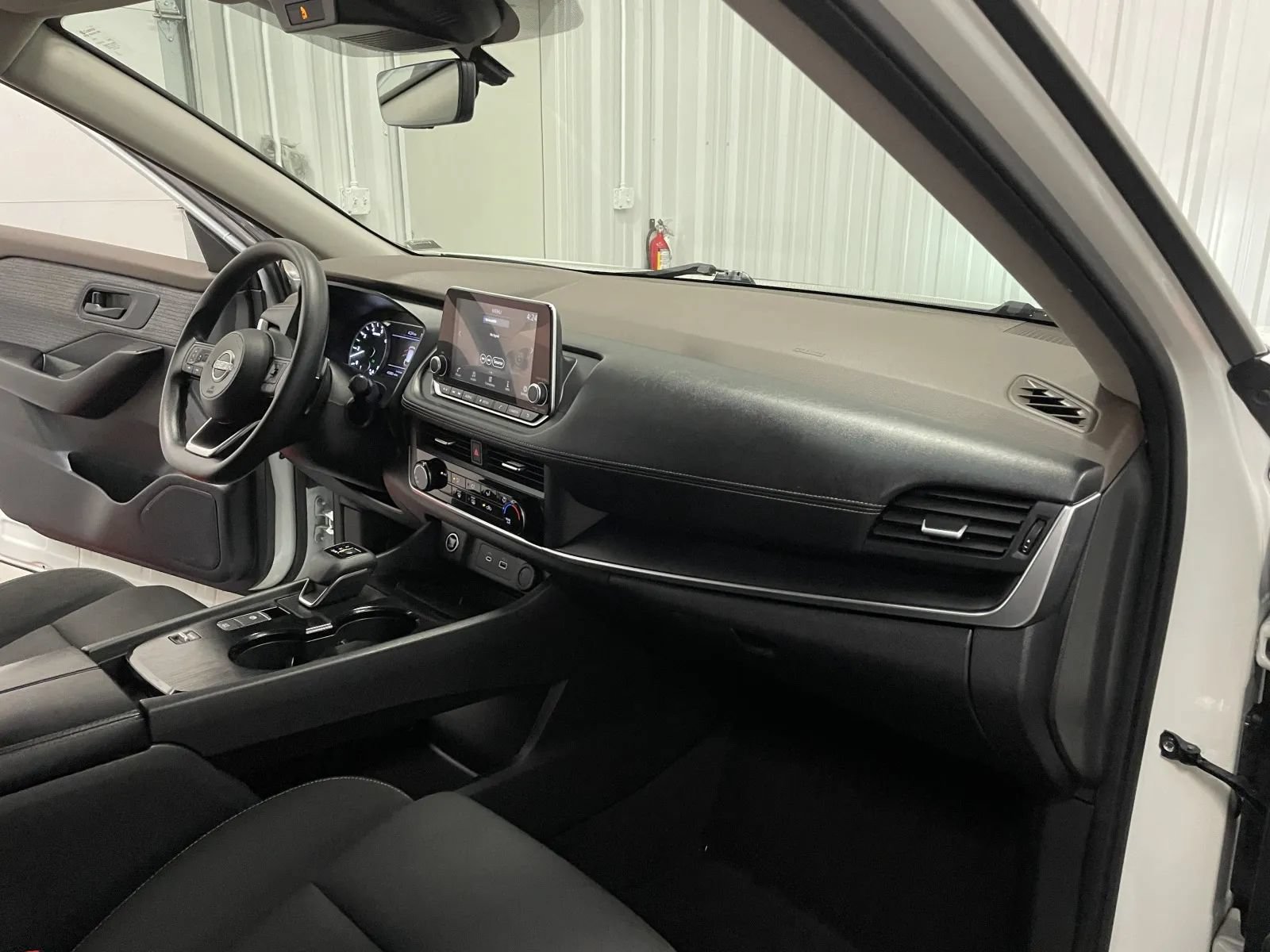 Used 2023 Nissan Rogue S FWD image 42