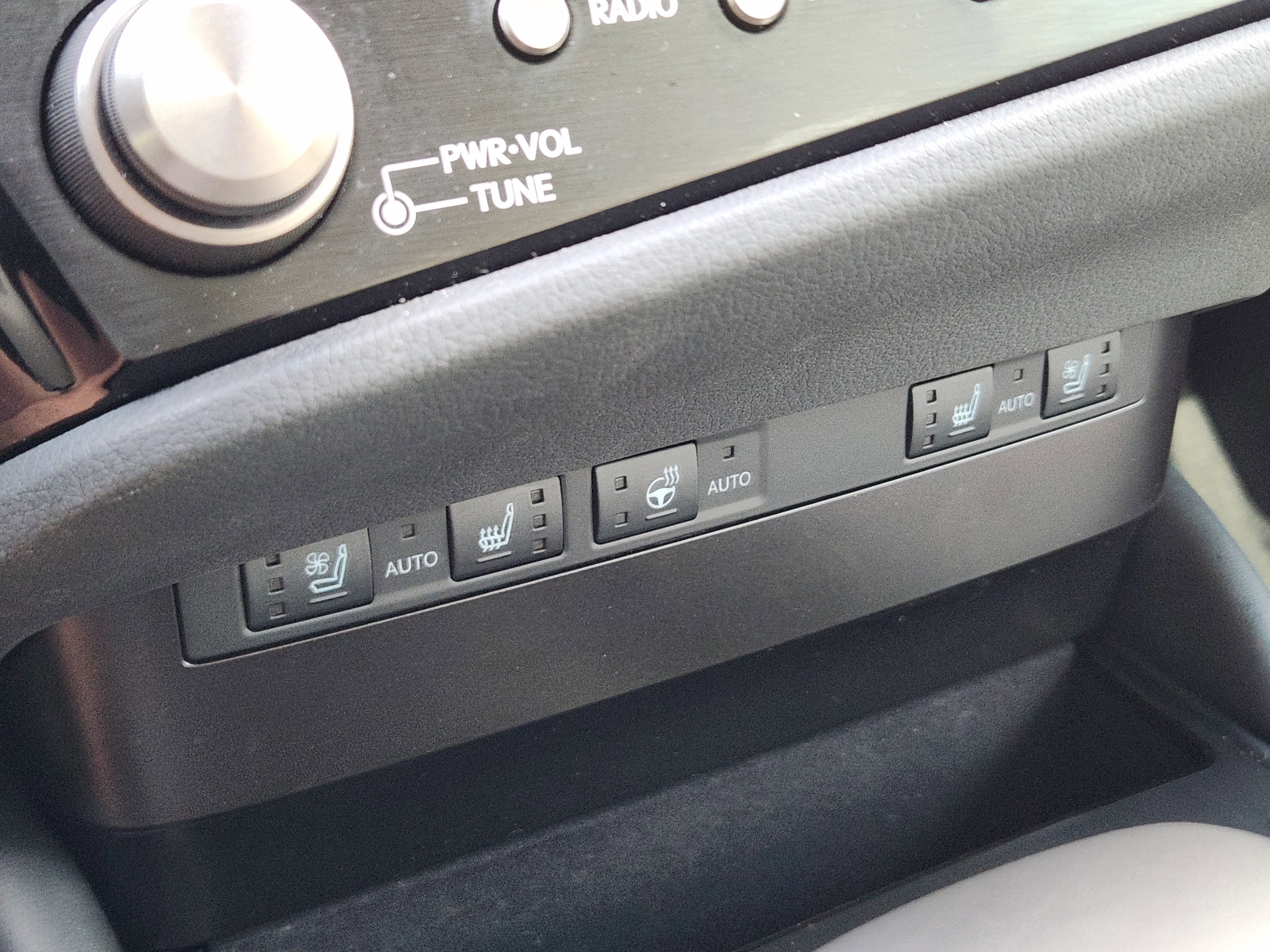 Used 2025 Lexus ES 300h w/ Premium Package image 22