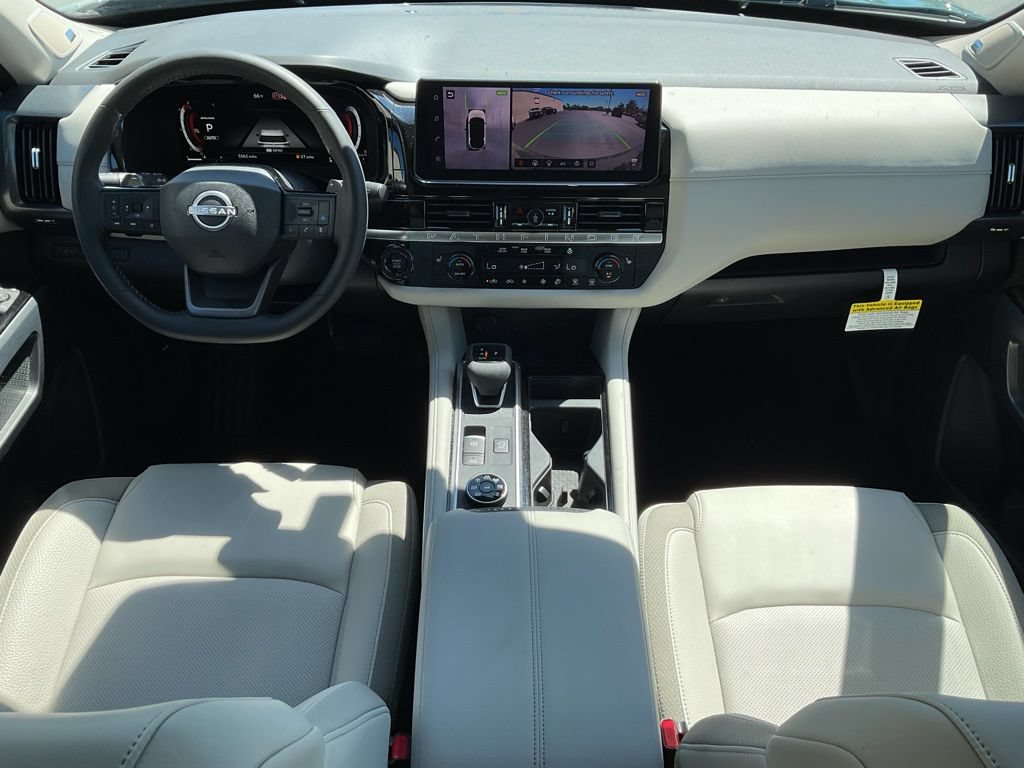Used 2026 Nissan Pathfinder SL w/ SL Premium Package AWD/4WD image 17