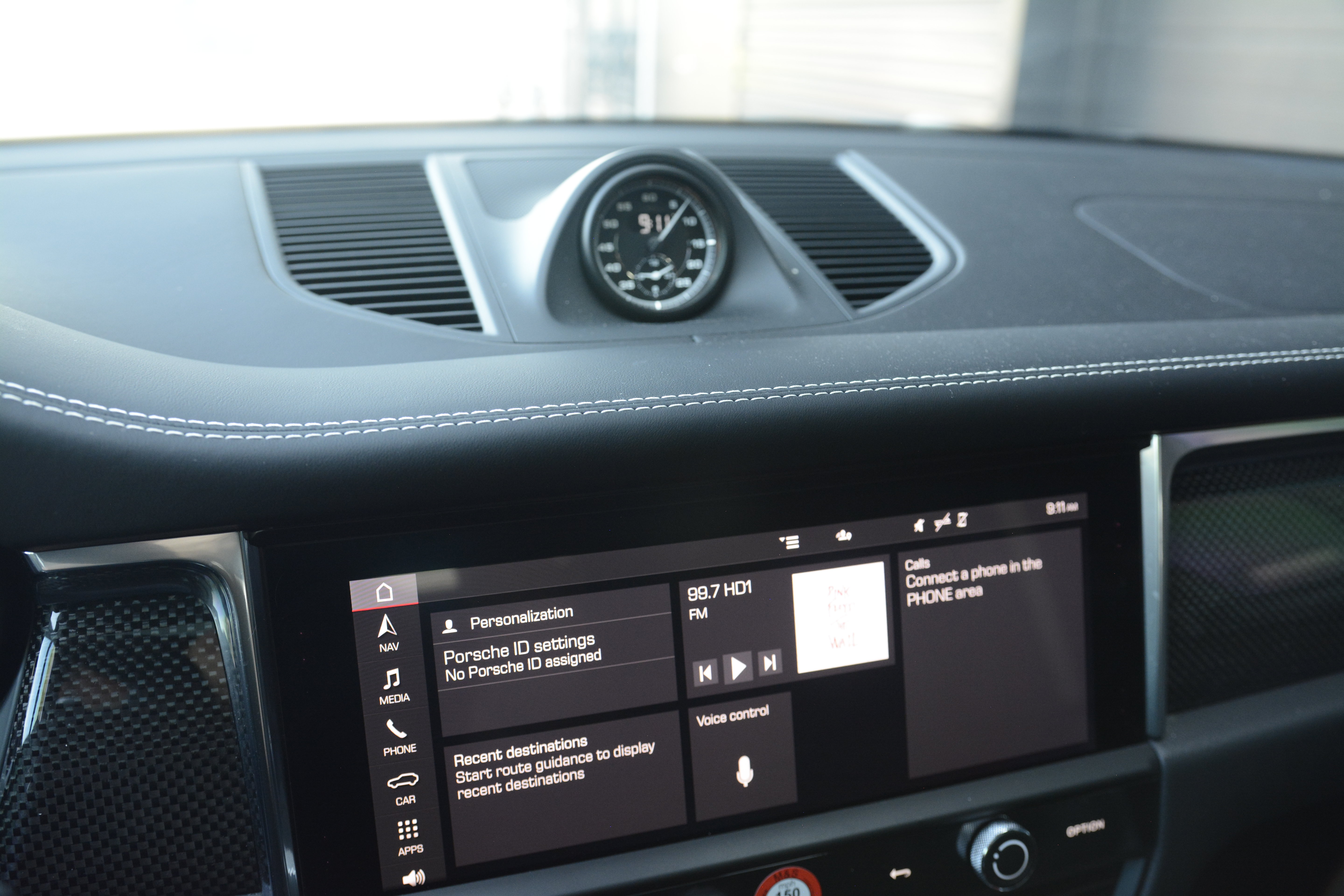 Certified 2026 Porsche Macan Turbo AWD/4WD image 14