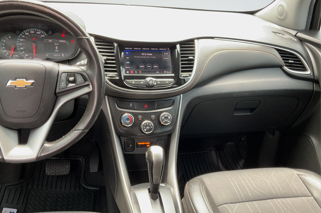 Certified 2022 Chevrolet Trax LT w/ Sport Edition FWD image 16