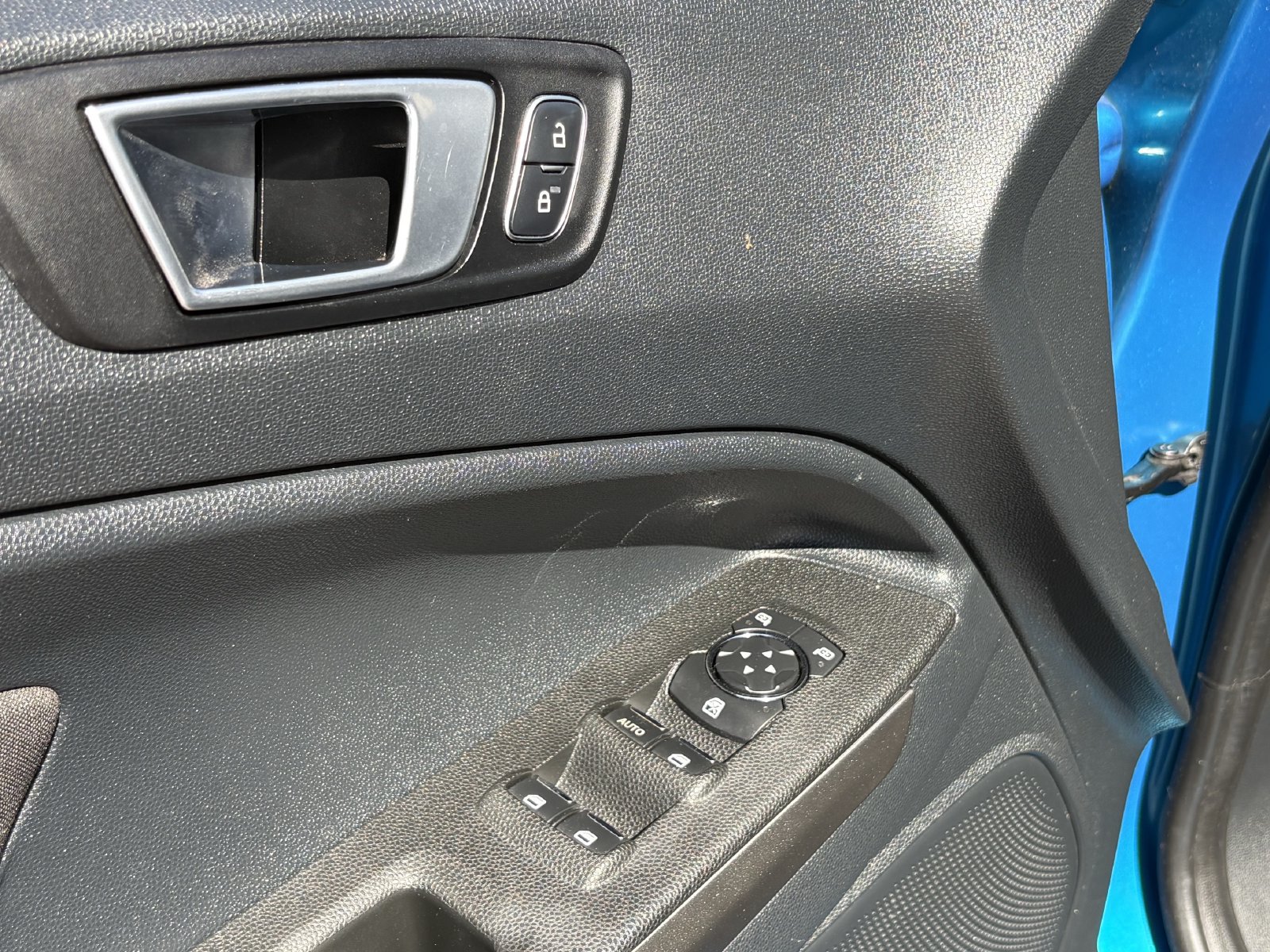 Used 2018 Ford EcoSport SE w/ SE Convenience Package FWD image 24