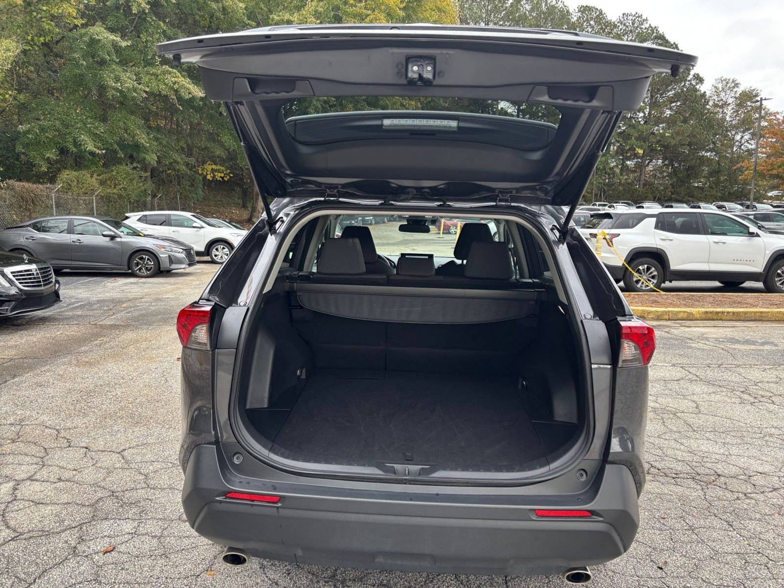 Used 2025 Toyota RAV4 XLE image 31