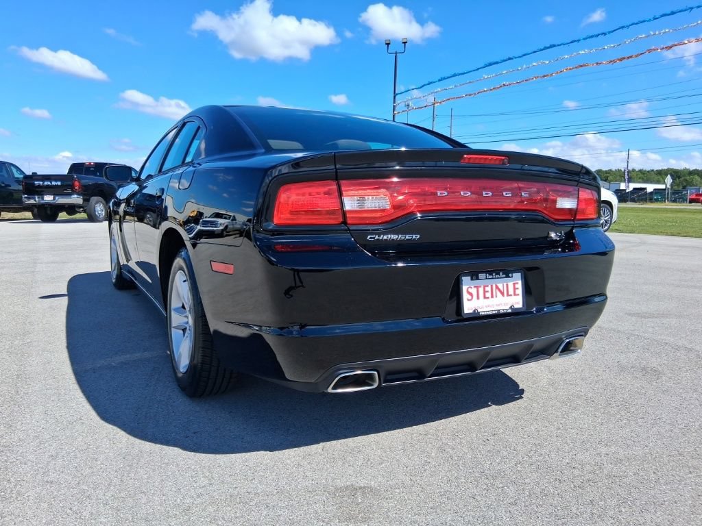 Used 2013 Dodge Charger SE RWD image 10