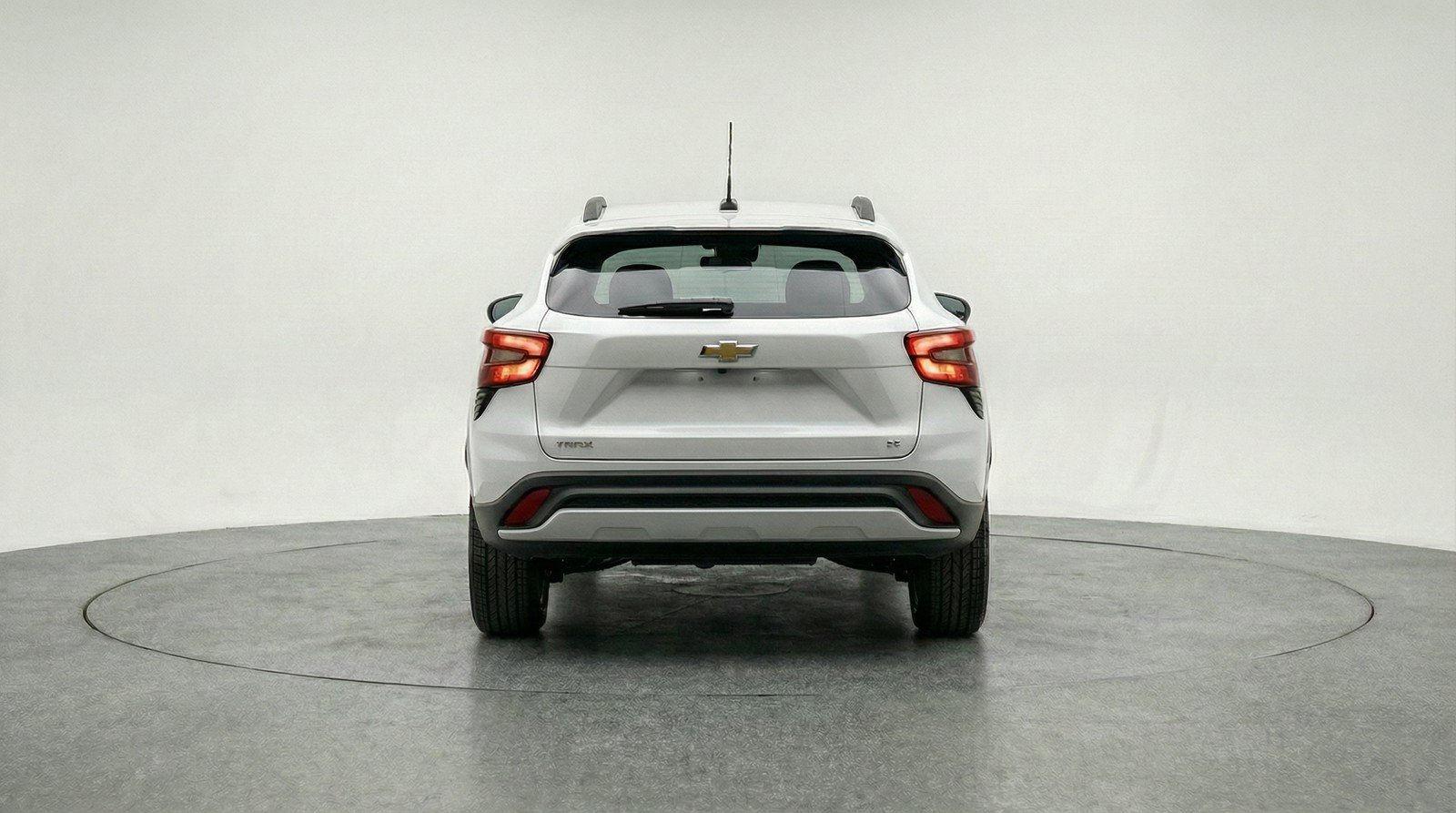 Used 2025 Chevrolet Trax LT FWD image 7