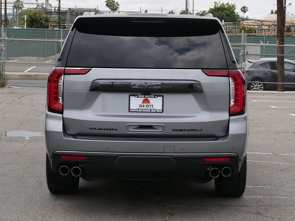 Used 2023 GMC Yukon Denali Ultimate AWD/4WD image 5