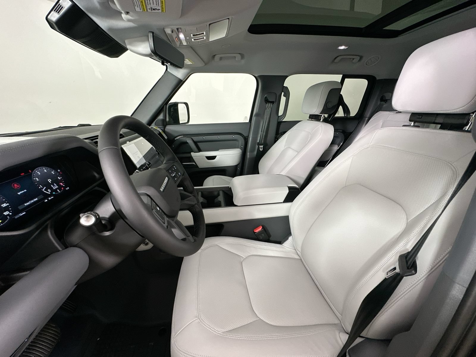 New 2026 Land Rover Defender 130 X-Dynamic SE AWD/4WD image 33
