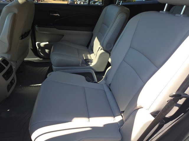 Used 2021 Honda Pilot Touring image 10