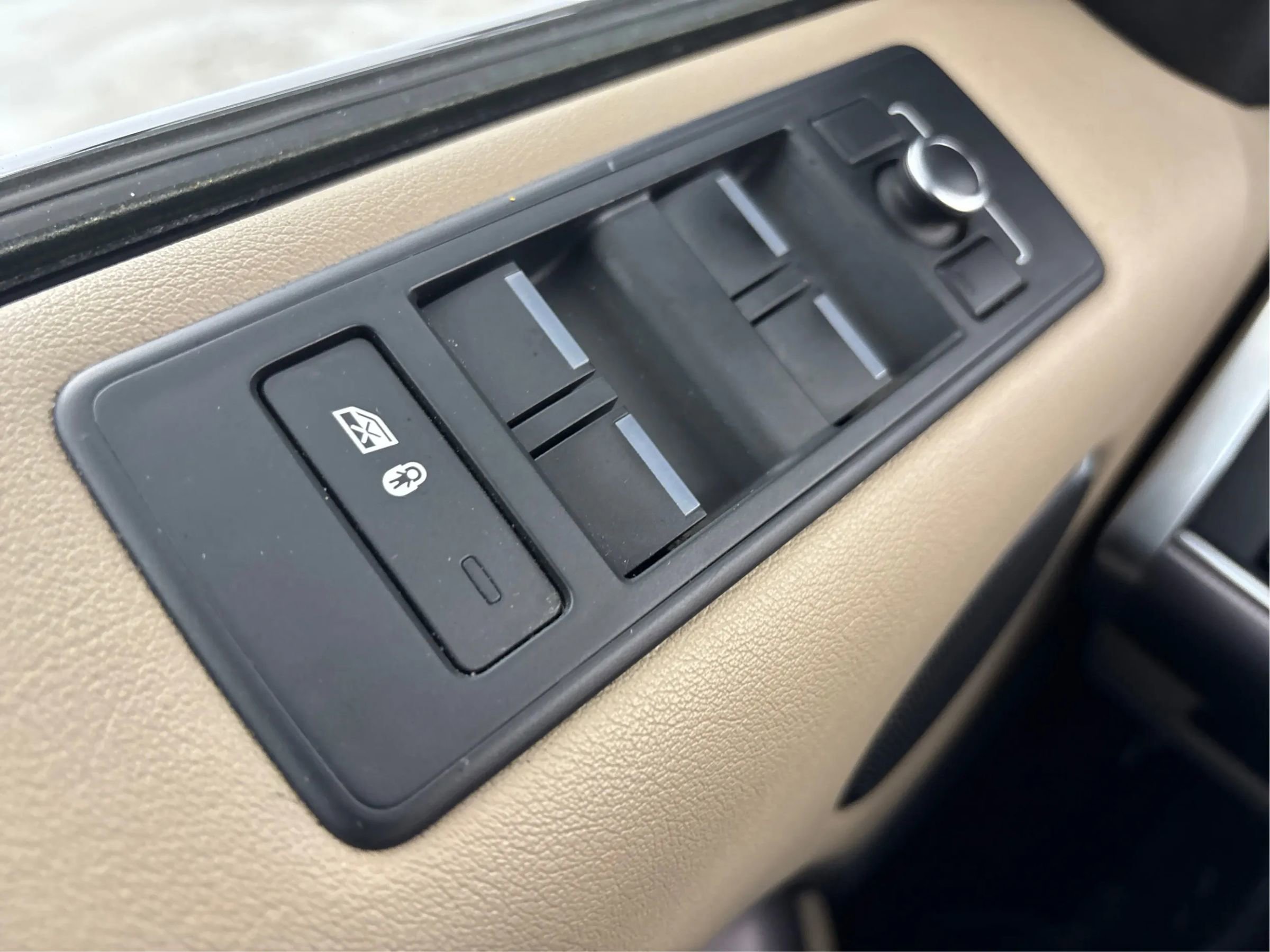 Used 2017 Land Rover Range Rover Sport HSE AWD/4WD image 42