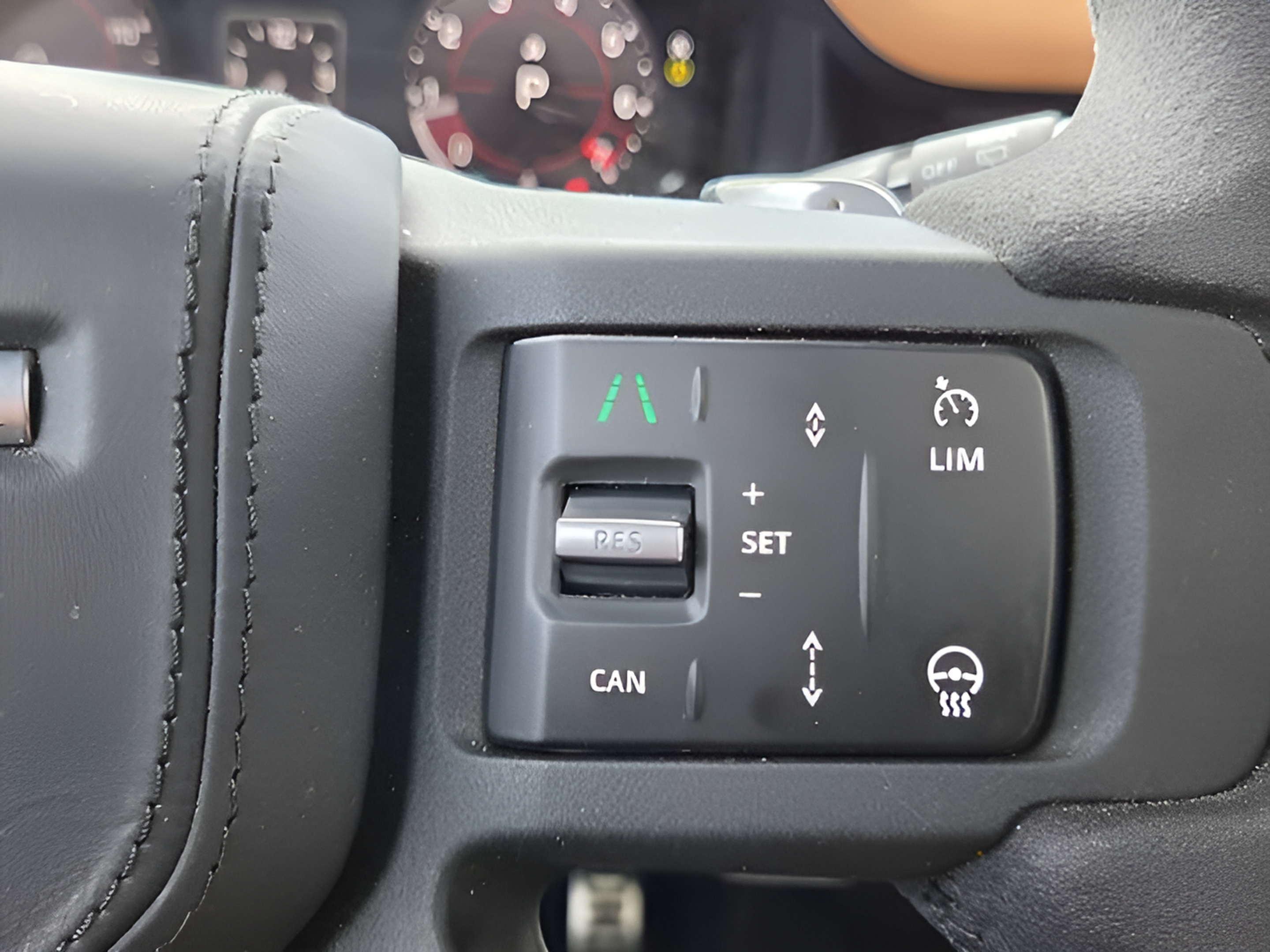Used 2024 Land Rover Defender 110 V8 AWD/4WD image 27