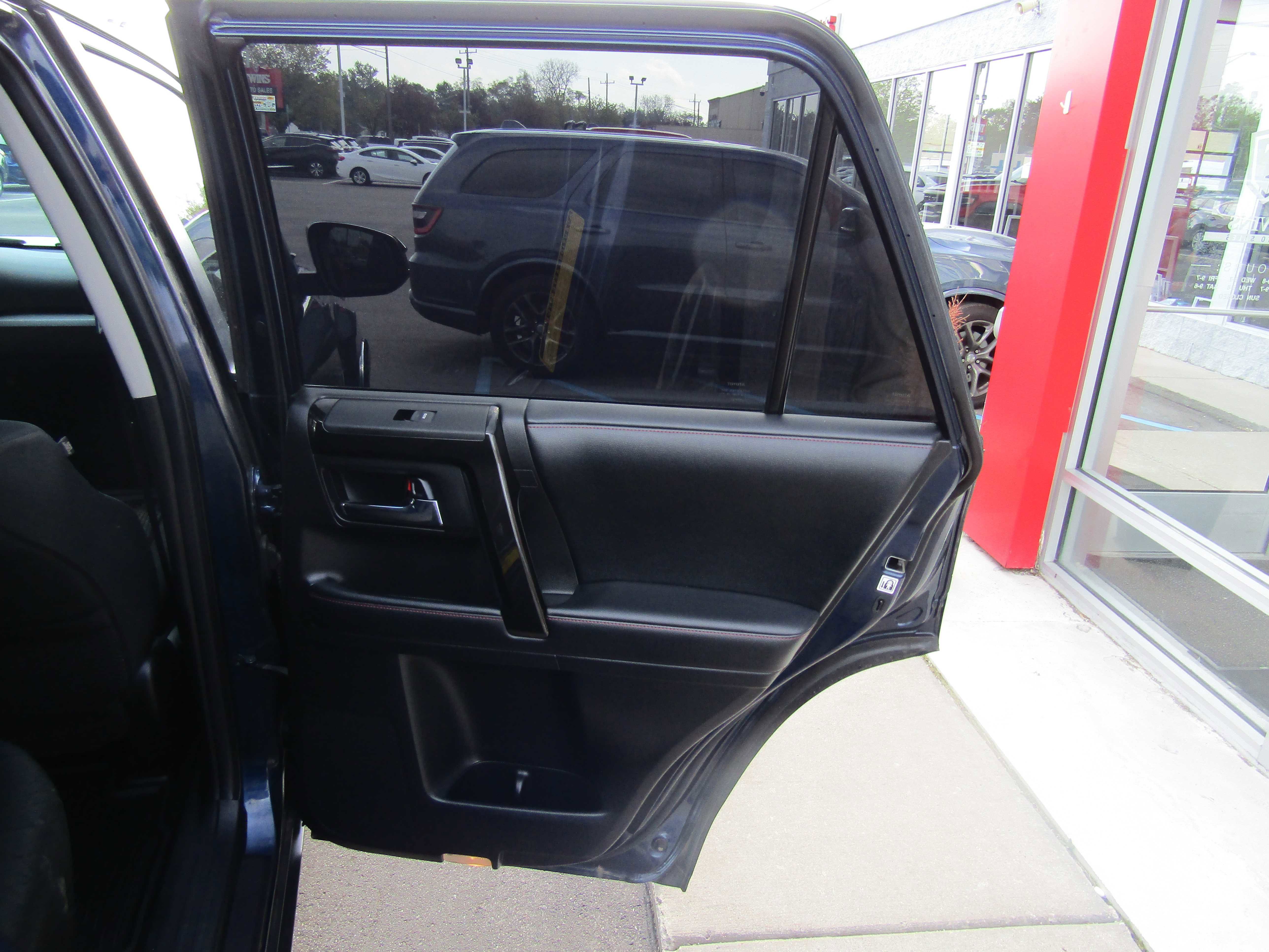 Used 2019 Toyota 4Runner TRD Off-Road AWD/4WD image 14