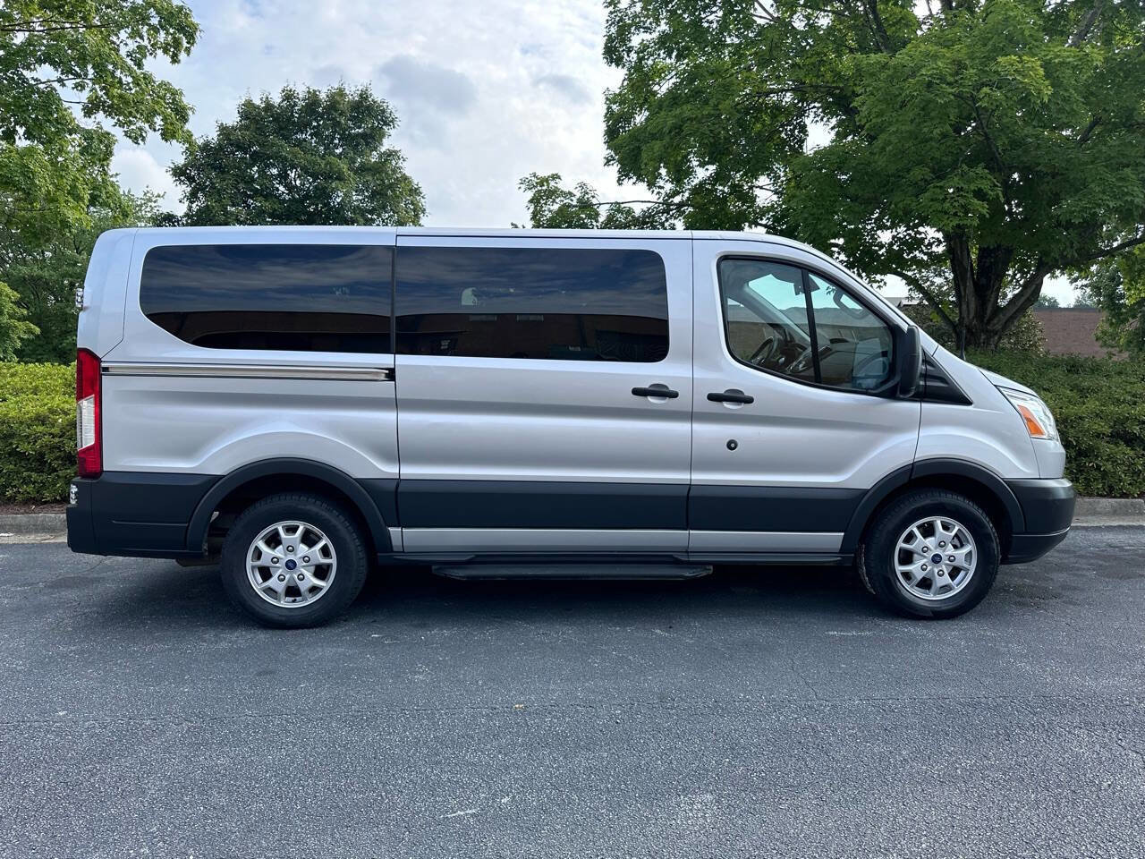 Used 2015 Ford Transit 150 XLT RWD image 5