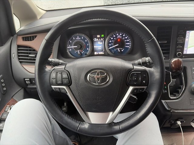 Used 2019 Toyota Sienna Limited image 14