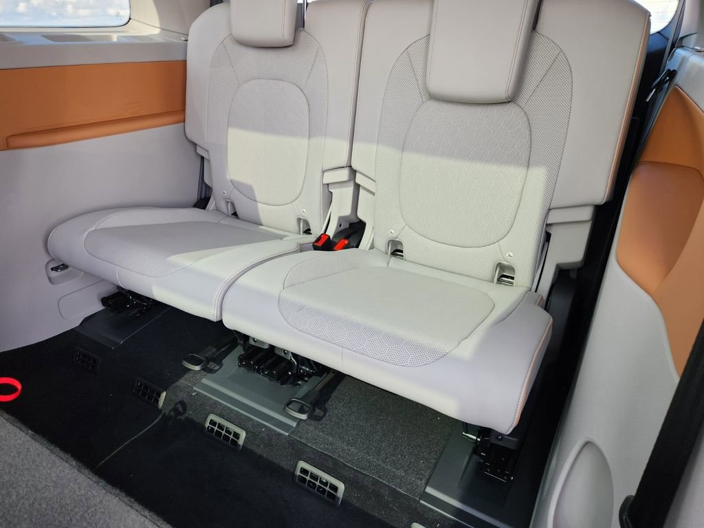 New 2025 Volkswagen ID. Buzz 1st Edition image 7