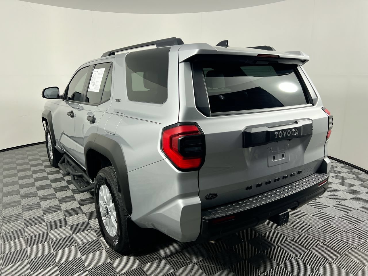 Used 2026 Toyota 4Runner SR5 RWD image 5