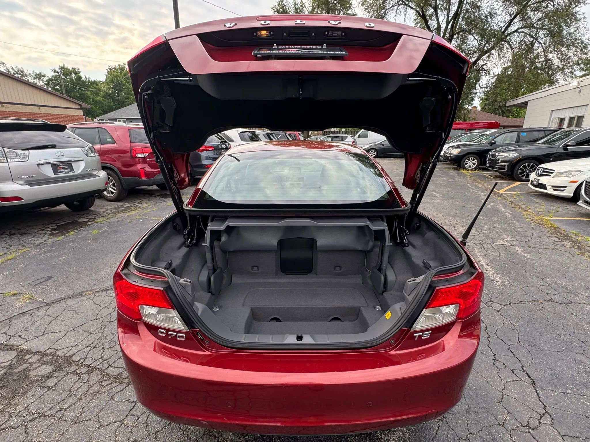 Used 2011 Volvo C70 T5 w/ Multimedia Pkg image 11