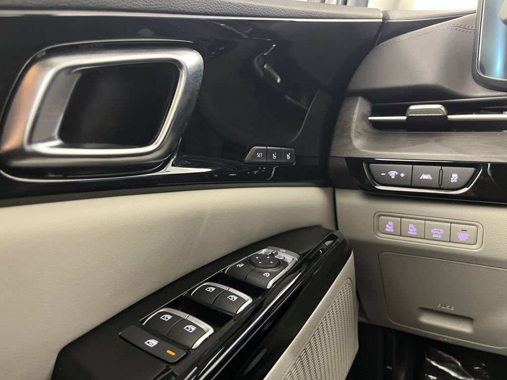 Used 2024 Kia Carnival SX image 23