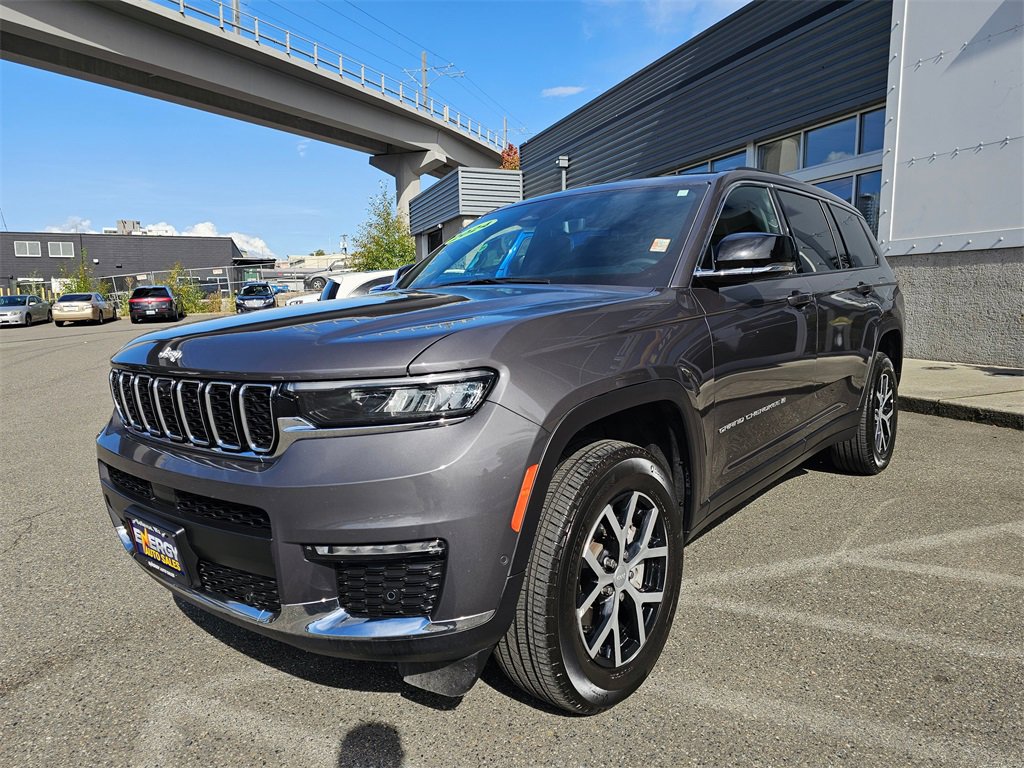 Used 2024 Jeep Grand Cherokee L Limited w/ Luxury Tech Group II image 4