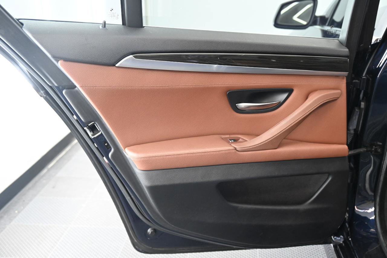 Used 2013 BMW 528i xDrive Sedan AWD/4WD image 32