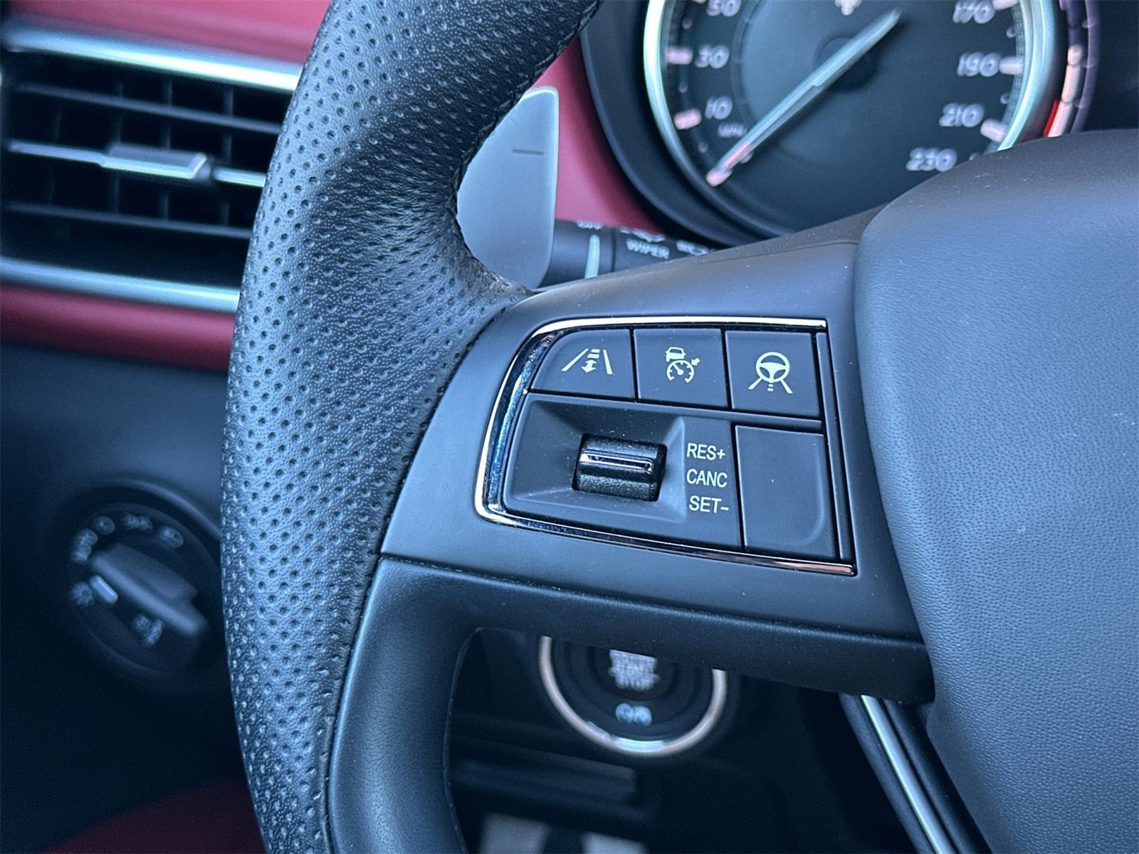 Used 2023 Maserati Ghibli Trofeo image 27