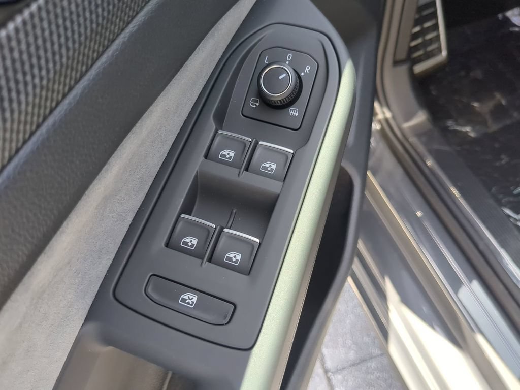 New 2026 Volkswagen Golf w/ Euro Style Package AWD/4WD image 17