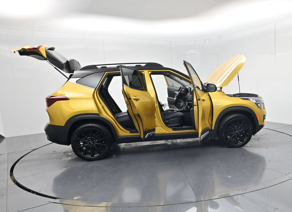 Certified 2023 Kia Seltos Nightfall Edition AWD/4WD image 57