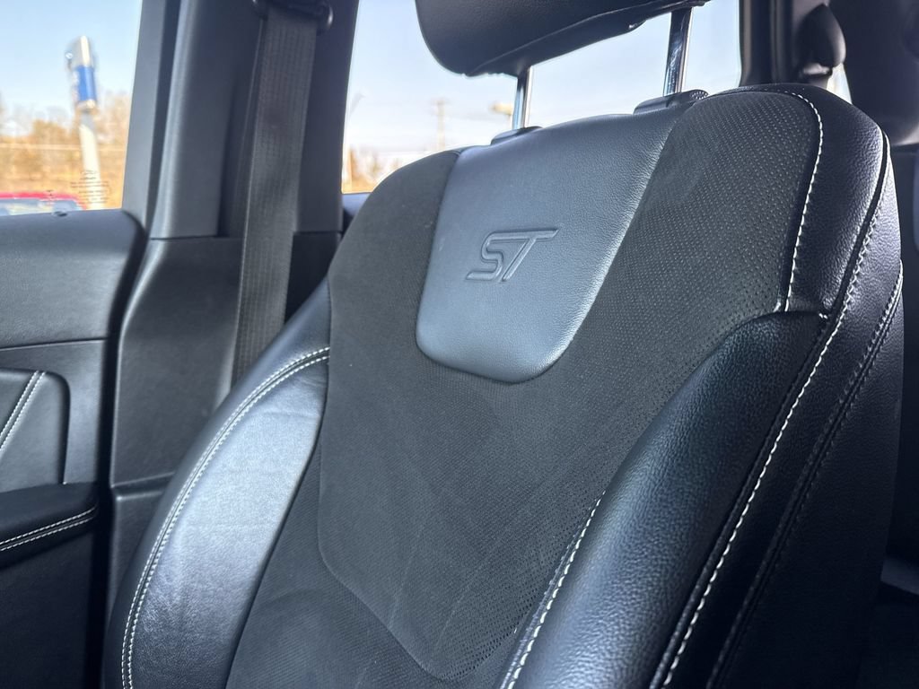 Used 2022 Ford Edge ST w/ Equipment Group 401A AWD/4WD image 39