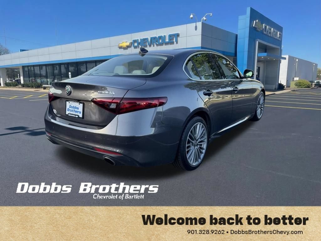Used 2017 Alfa Romeo Giulia Ti w/ Lusso Light Wood Package AWD/4WD image 8