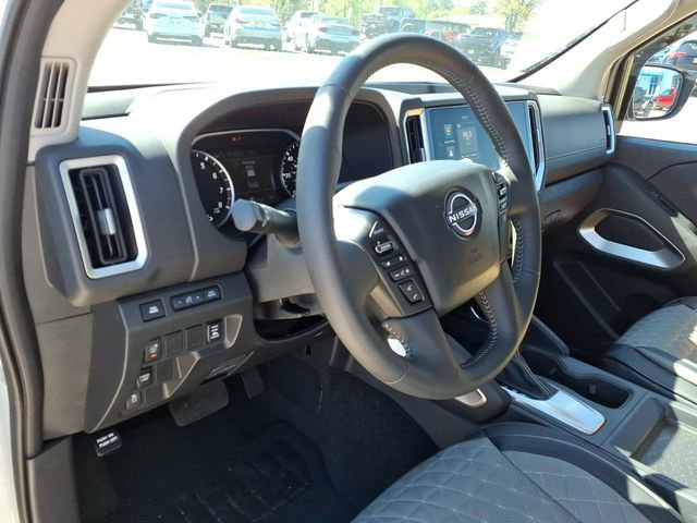 Used 2025 Nissan Frontier SV w/ SV Convenience Package RWD image 18