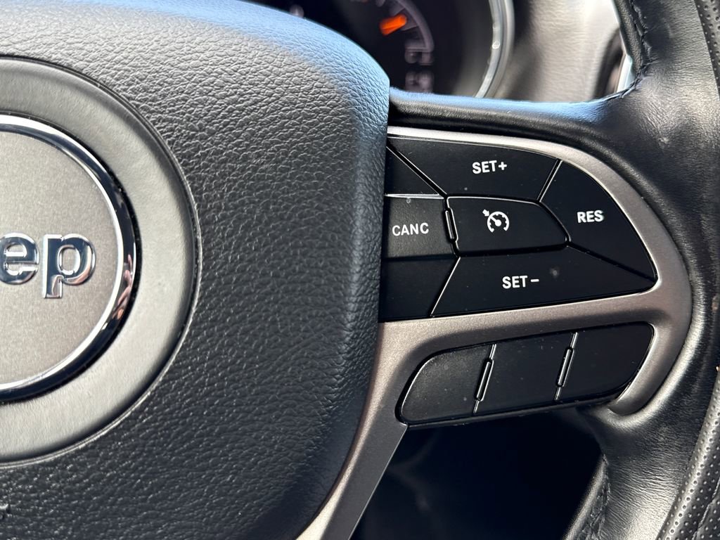 Used 2021 Jeep Grand Cherokee Laredo X RWD image 16