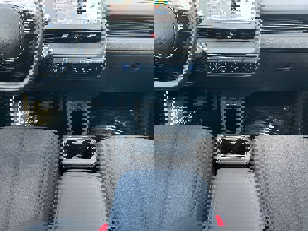 Used 2024 Hyundai Ioniq 5 SEL image 12