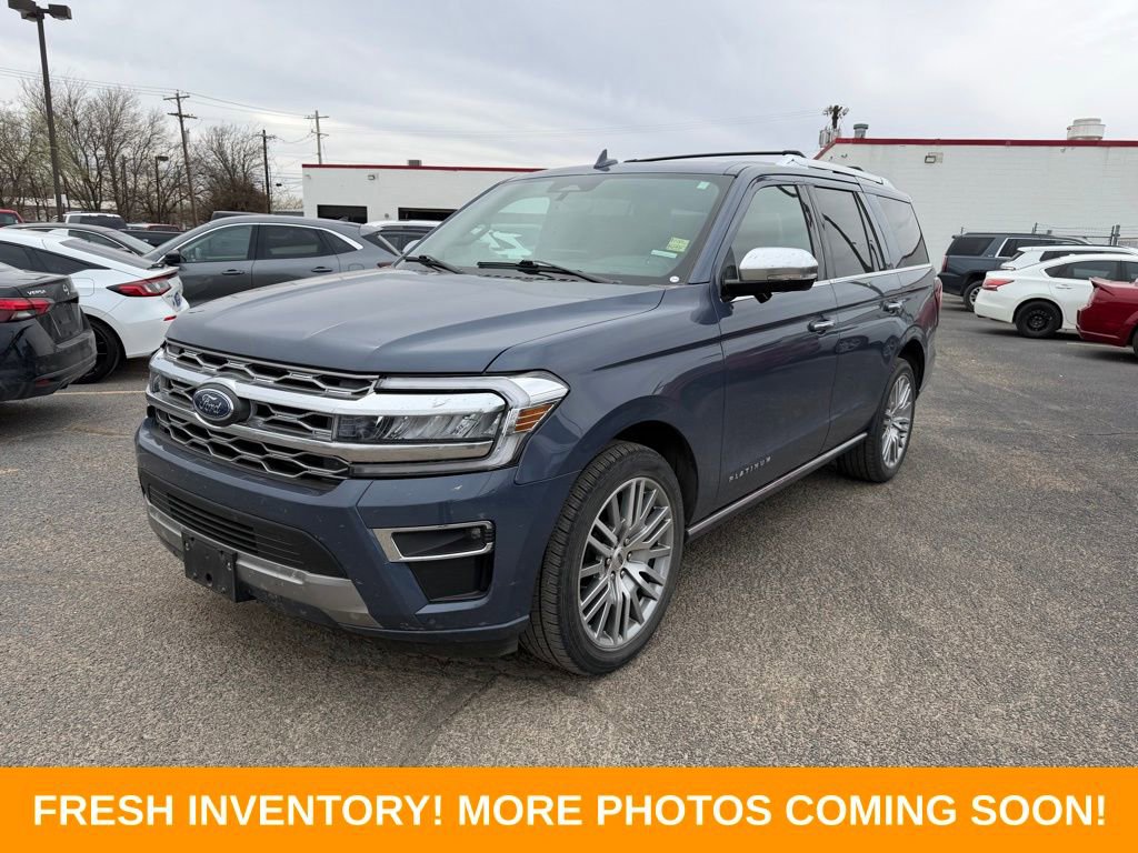 Used 2023 Ford Expedition Platinum image 3